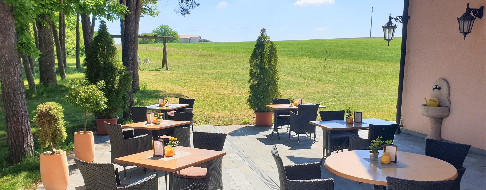 Terrasse mit Blick ins Grüne