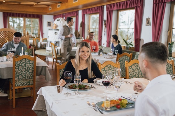 Lecker speisen im Märchenwald Restaurant